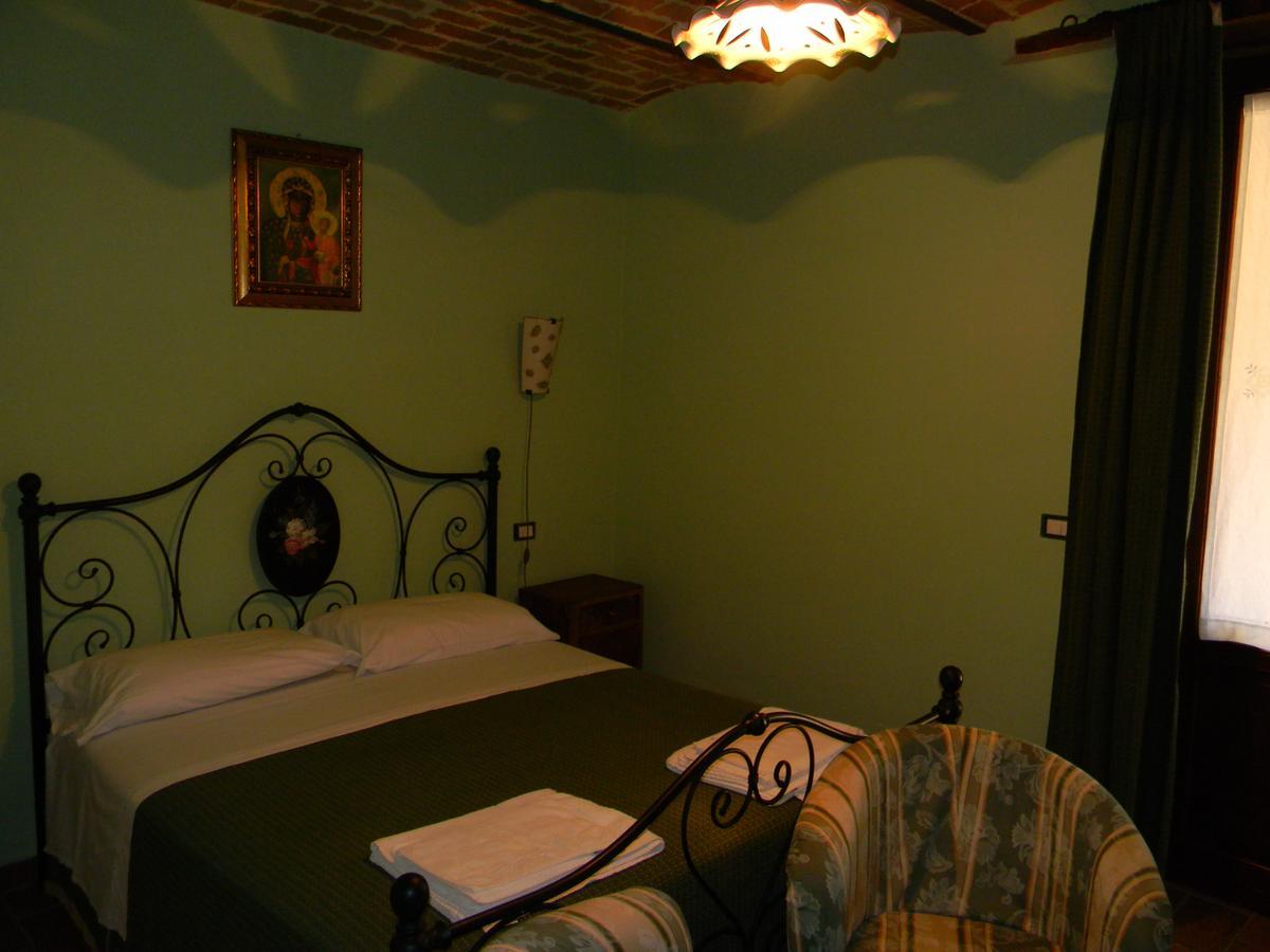 Azienda Agrituristica Colle San Giorgio Кастильоне-Мессер-Раймондо Экстерьер фото